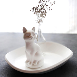 白猫のアロマストーン ■ 骨董ガラス専門店の看板猫  ■ お好きな花器を選んで注文できる 11枚目の画像