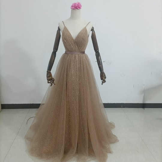 豪華！カーキ色 カラードレス キャミソール 背中見せ  スレンダー結婚式/披露宴/