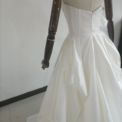 送料無料！ 憧れのドレス Vネック  ウエディングドレス 華やかなトレーン 結婚式 花嫁 14枚目の画像