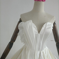 送料無料！ 憧れのドレス Vネック  ウエディングドレス 華やかなトレーン 結婚式 花嫁 8枚目の画像