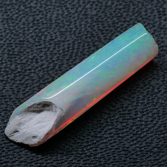 【鉱物 標本 化石 蛋白石 潜晶質 原石】オーストラリア ベレムナイト オパール ホワイト 6枚目の画像