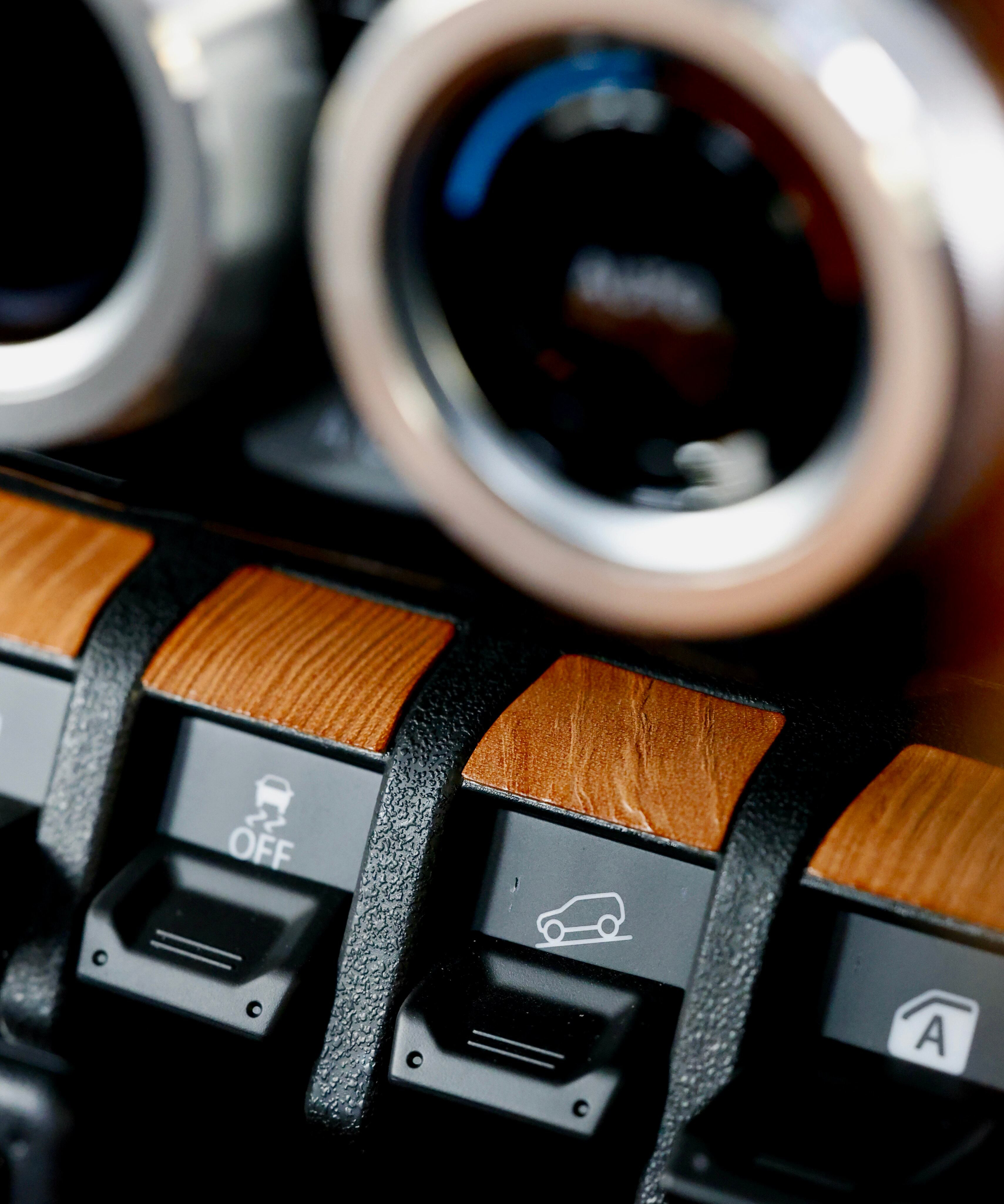 【mechi】ジムニーJB64/JB74用レザー用品6点 mechi様専用】ジムニーJB64/JB74用レザー用品6点 - メルカリ