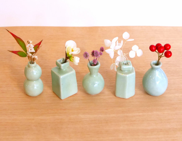 【小さな 花瓶 澄空色 単品】 陶器 小さい ミニチュア 高さ5㎝ 一輪挿し 花飾り 贈り物 ドライフラワー 14枚目の画像
