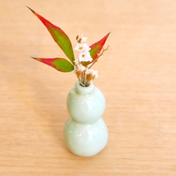 【小さな 花瓶 澄空色 単品】 陶器 小さい ミニチュア 高さ5㎝ 一輪挿し 花飾り 贈り物 ドライフラワー 4枚目の画像
