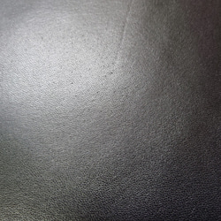 【ラム革　黒　１枚】傷アリ規格外品　厚み0.5mm本革リアルレザー生地　ソフト 3枚目の画像
