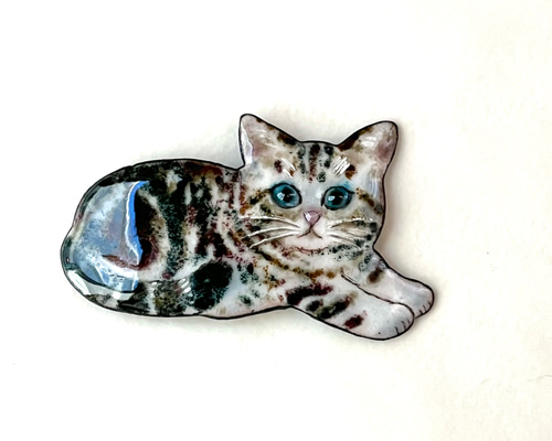 フローライト立ち猫ちゃん♡♡No.2418 七宝焼 しっぽう焼き アメリカンショートヘア猫さんのブローチ