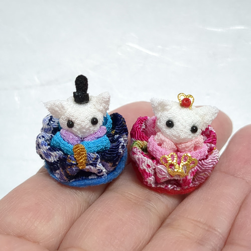 ちりめん細工歳時記「ひな祭り」 ✿コインサイズの小さな猫雛✿ 白ねこ