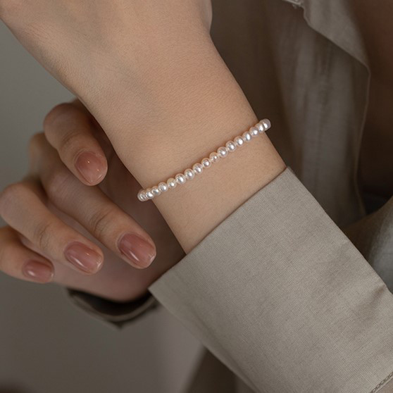 淡水パールのブレスレット　バングル　シルバー　真珠　淡水真珠　6月の誕生石 夏の誕生石 6,392円
