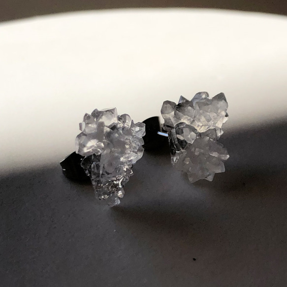一点もの】 クラスター水晶 ピアス 原石 鉱物 天然石 金属アレルギー 