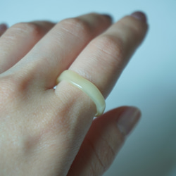 黄色　イエロー　ベージュ　アレルギー対応　シンプル　ニュアンス　リング　ガラスリング　指輪 7枚目の画像