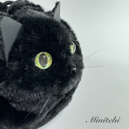 ぬいぐるみみたいな 香箱座りの黒猫さん巾着バッグ トート ミニ