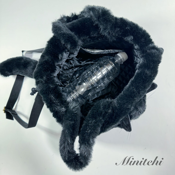 ぬいぐるみみたいな 香箱座りの黒猫さん巾着バッグ　トート　ミニショルダー　ポシェット　黒ねこ　猫雑貨　猫グッズ　リアル 