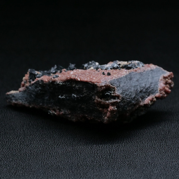 【鉱物 標本 ハウスマン鉱 灰鉄柘榴石 結晶 原石】南アフリカ アンドラダイト ガーネット ハウスマナイト 3枚目の画像