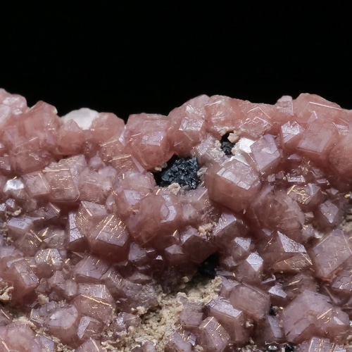 鉱物 標本 ハウスマン鉱 灰鉄柘榴石 結晶 原石】南アフリカ アンドラ