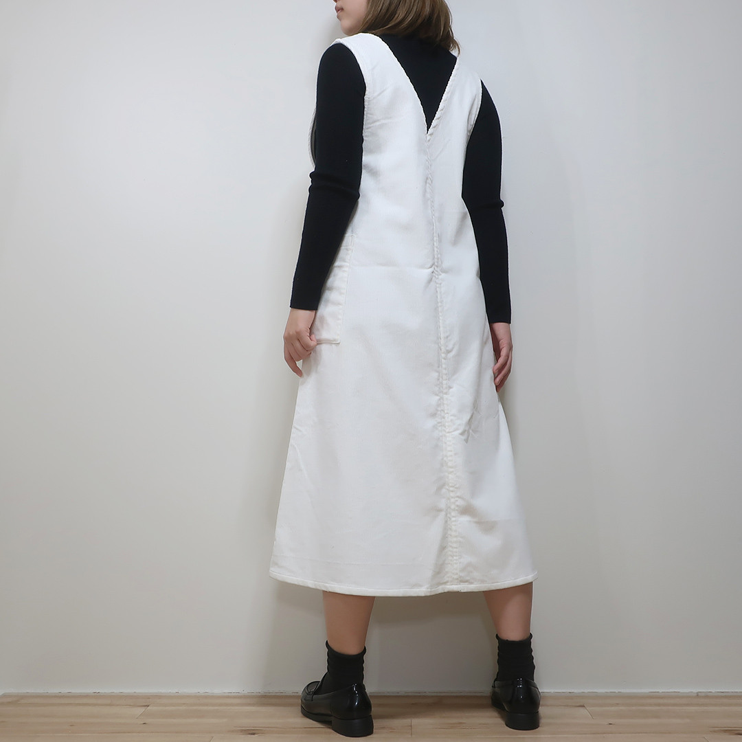 春までＯＫ❣️細畝コーデュロイ Ｖネックジャンパースカート（コットン／２色）