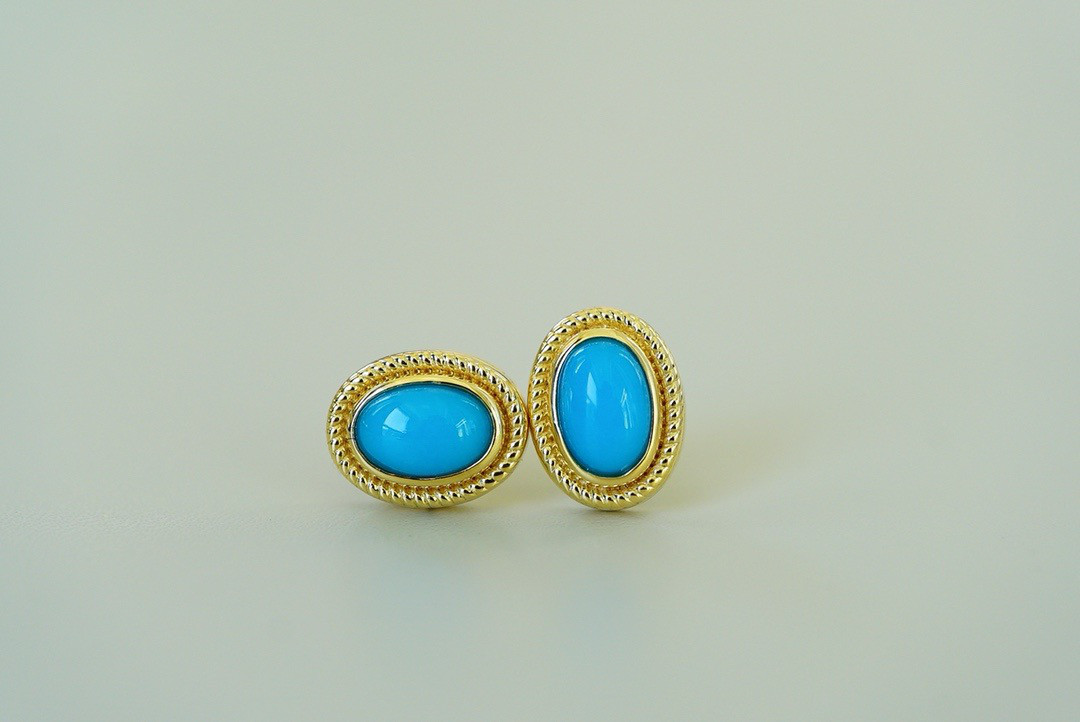 「眠り姫」K18ゴールド　成功・繁栄・健やかな体・旅の安全　12月の誕生石　アリゾナトルコ石　ターコイズ　ピアス