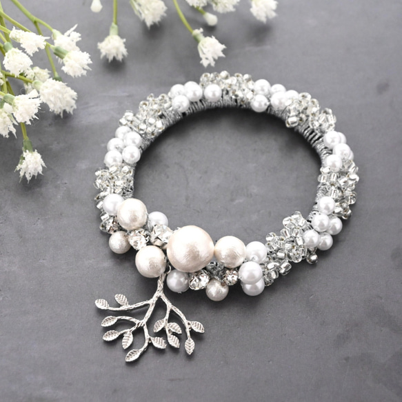 《卒業式＊入学式》Silver leaf×pearl …ビジュー シュシュ＊ブレスレット 1枚目の画像