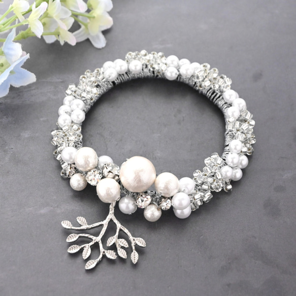 《卒業式＊入学式》Silver leaf×pearl …ビジュー シュシュ＊ブレスレット 12枚目の画像