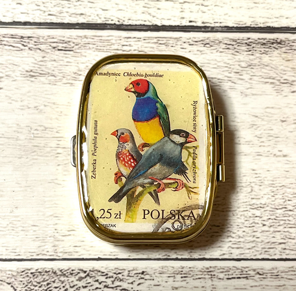 〔ピルケース〕おしゃれでかわいい！持ち運びしやすい外国切手のケース（ポーランド文鳥たち）ラッピング無料！プレゼントにも 1枚目の画像
