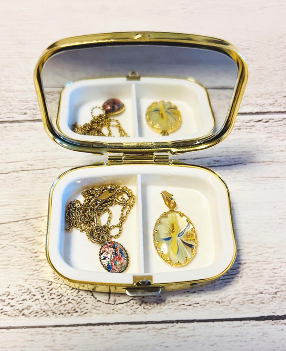 〔ピルケース〕おしゃれでかわいい！持ち運びしやすい外国切手のケース（ポーランド文鳥たち）ラッピング無料！プレゼントにも 4枚目の画像