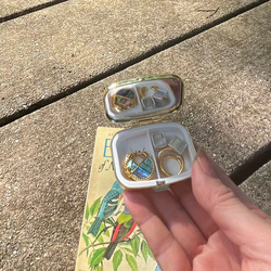 〔ピルケース〕おしゃれでかわいい！持ち運びしやすい外国切手のケース（ポーランド文鳥たち）ラッピング無料！プレゼントにも 6枚目の画像