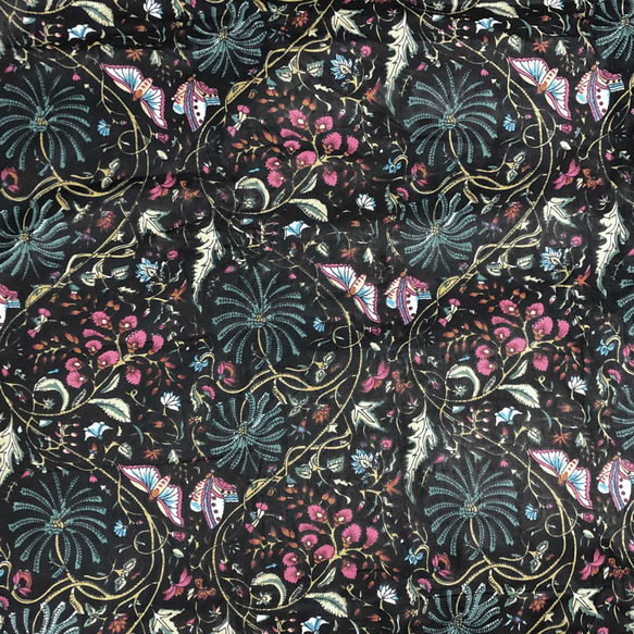 [50cm單位]黑色植物蝴蝶網印印度紡織棉布料 第3張的照片