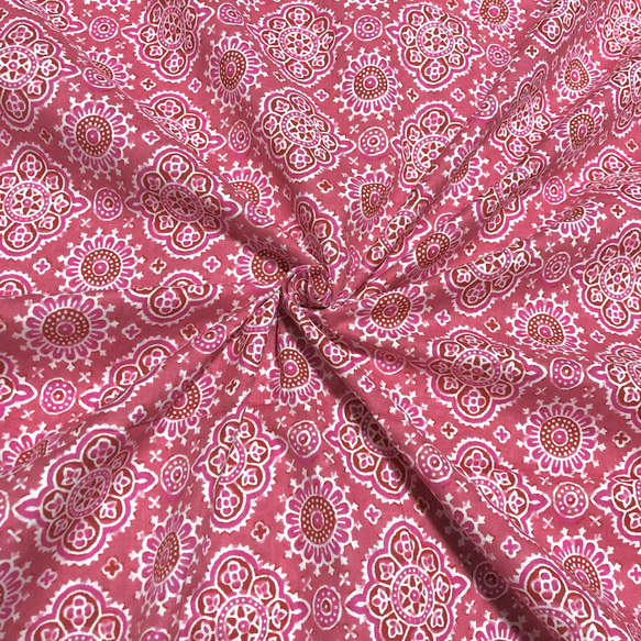[50cm單位]粉紅色錦緞絲網印刷印度紡織棉布料 第1張的照片