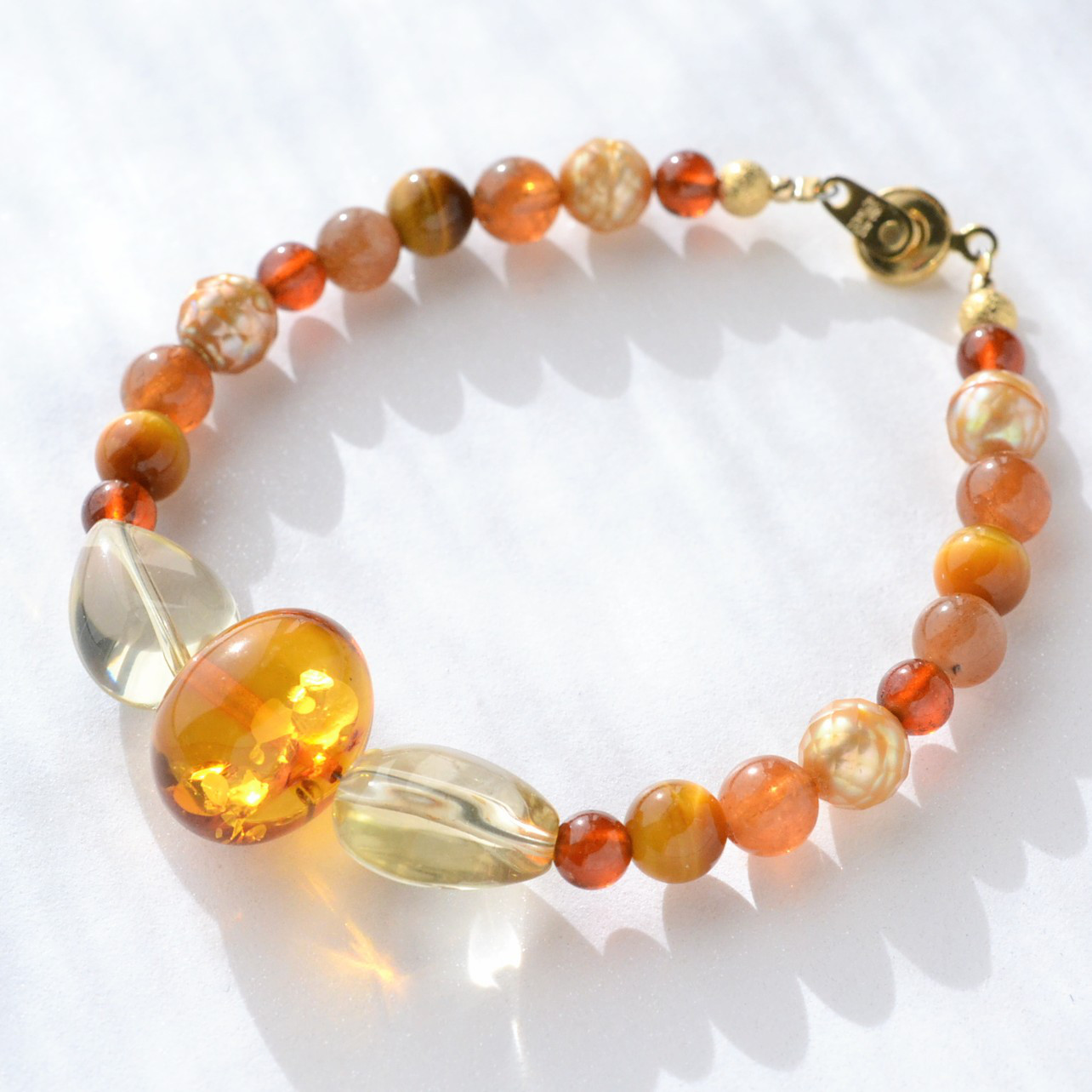 アンバーのブレスレット