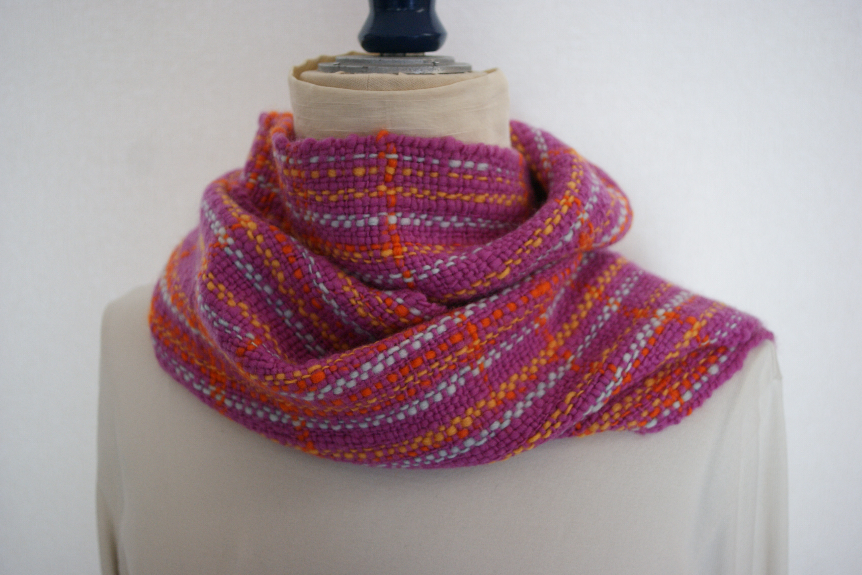 手紡ぎのマフラー（ピンクmix・平織） 8,880円