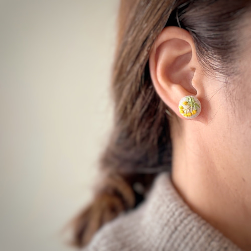 ミモザ] 刺繍 ピアス ノンホールピアス イヤリング 選べる金具