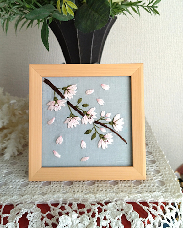 受注生産】☆2色から選べるフレーム付き 刺繍フレーム 桜 その他
