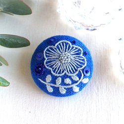 ★新作★ ハンドメイド　刺繍ブローチ　フラワーシャワー 楽天市場】チリア 田川啓二 フラワースワンブローチ TILIA ちり