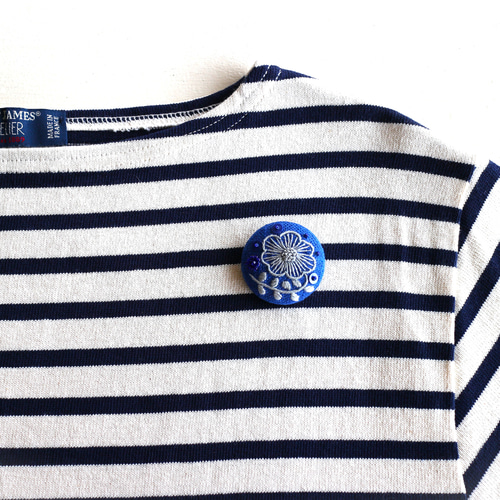 北欧ボタニカルフラワー【M】＊手刺繍ブローチ＊Royal blue