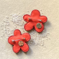 ビーズ刺繍のブローチ　-赤いポピー　感謝- poppy 5枚目の画像