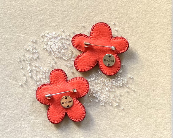ビーズ刺繍のブローチ　-赤いポピー　感謝- poppy 5枚目の画像