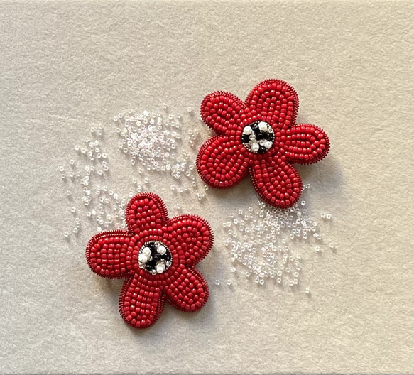 ビーズ刺繍のブローチ　-赤いポピー　感謝- poppy 4枚目の画像