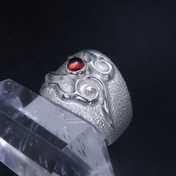 指輪 メンズ : 迦楼羅炎 リング 白仕上げ シルバー 天然石付き シルバーリング 不動明王 日本 15～27号 2枚目の画像