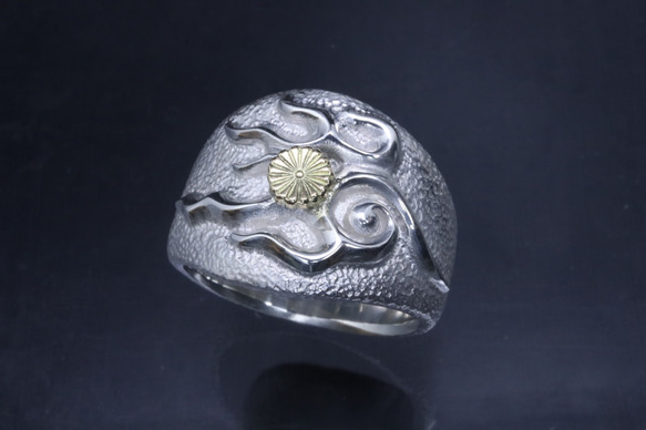 指輪 メンズ : 迦楼羅炎 菊紋 リング 白仕上げ シルバー K18 シルバー