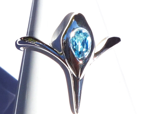 セキセイインコの背中リングSV・ブルートパーズ【PioParakee】 指輪