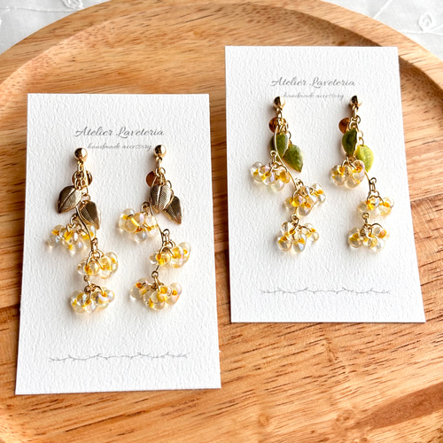 ミモザ ゆらゆら春色イヤリング（ピアス）ゴールドリーフ イヤリング