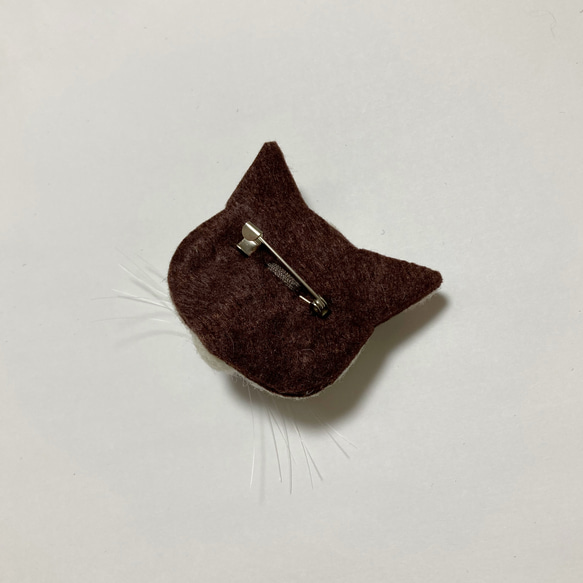 羊毛フェルト 猫ブローチ シャム猫 5枚目の画像