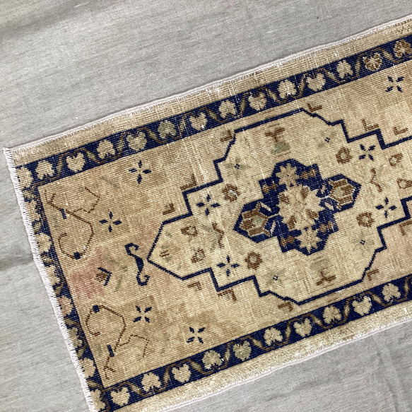 手織りトルコ絨毯 95x54cm ヴィンテージラグ 3枚目の画像