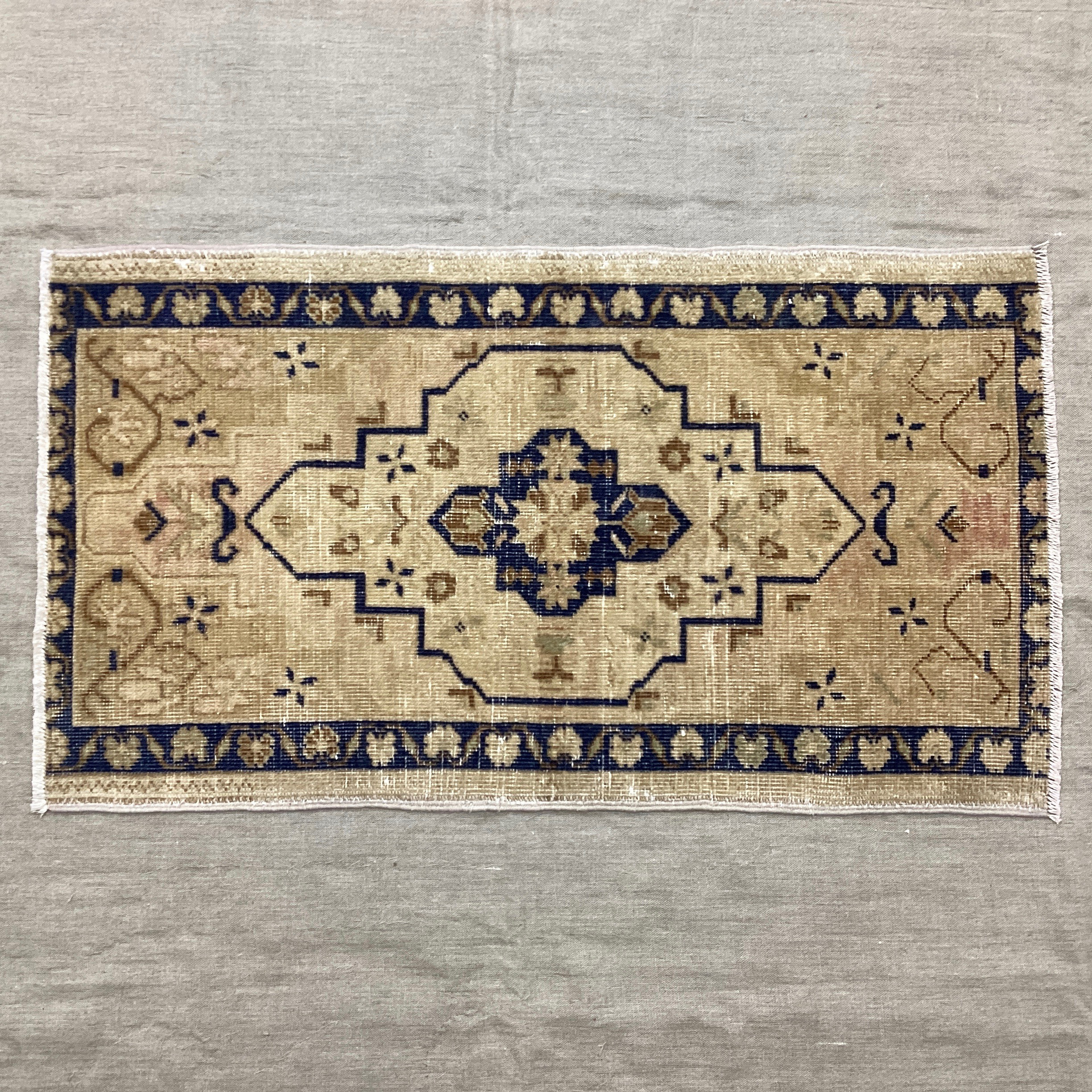 手織りトルコ絨毯 95x54cm ヴィンテージラグ