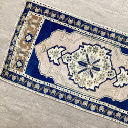 手織りトルコ絨毯 101x54cm ヴィンテージラグ 3枚目の画像