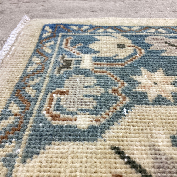 手織りトルコ絨毯 106x53cm ヴィンテージラグ 4枚目の画像