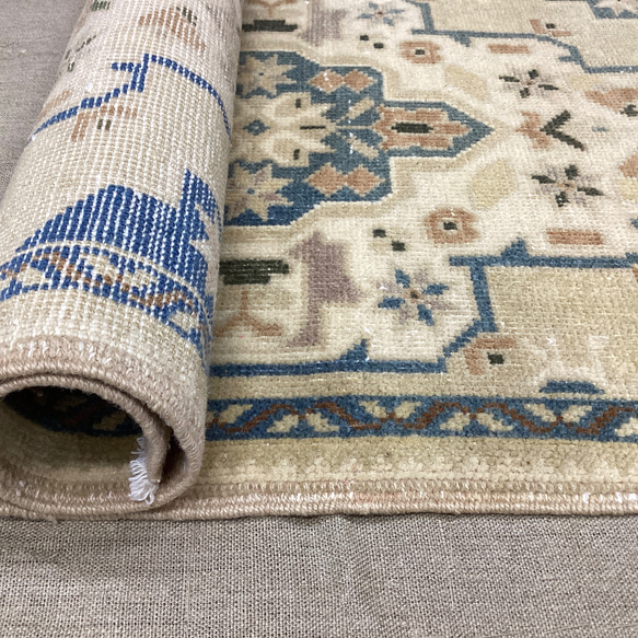 手織りトルコ絨毯 106x53cm ヴィンテージラグ 10枚目の画像