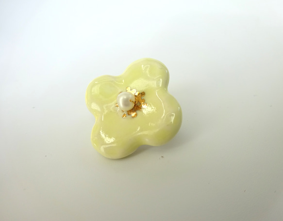 小さな花のbroach（クリームイエロー） 3枚目の画像