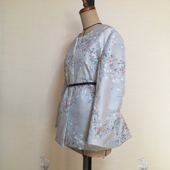 花柄の紬の着物をリメイクしたジャケット 6枚目の画像
