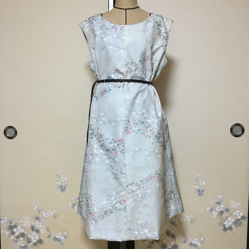 ♪着物リメイク♪ 正絹 シックな茶紫地 ろうけつ染紬 小花模様