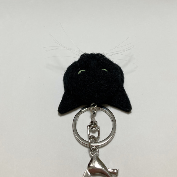 羊毛フェルト 猫キーホルダー 黒猫 4枚目の画像